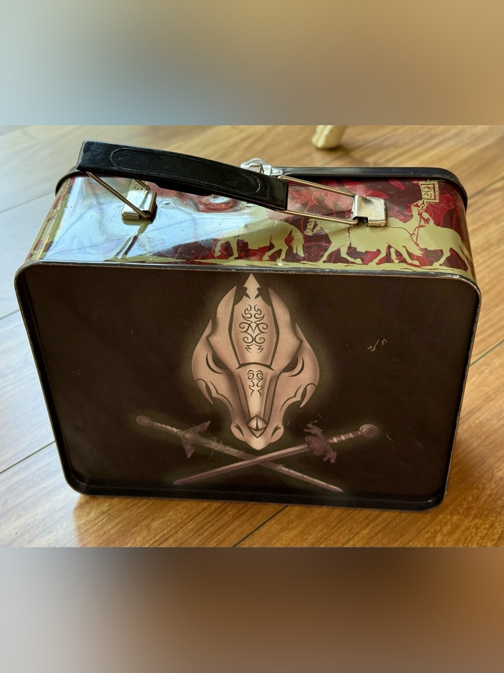 Rix Products LLC Eragon Collectible Metal Lunchbox Tin 2006 Item No. 4920 - Picture 5 of 15